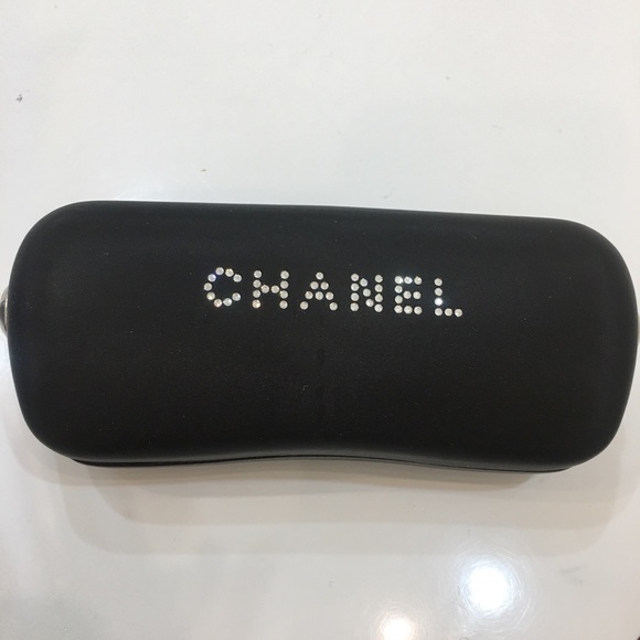 vintage Chanel sunglasses with crystals - Picture 8 of 9